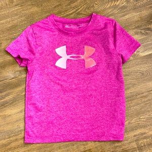 Girls Under Armour tee shirt in bright pink